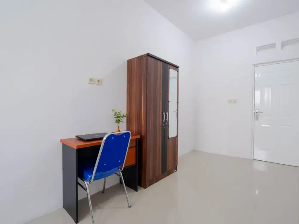 Kost Kalideres dengan Kamar Mandi Luar di Mutiara Pratama 2 by AbdiHome Dekat Mayora Group Headquarters