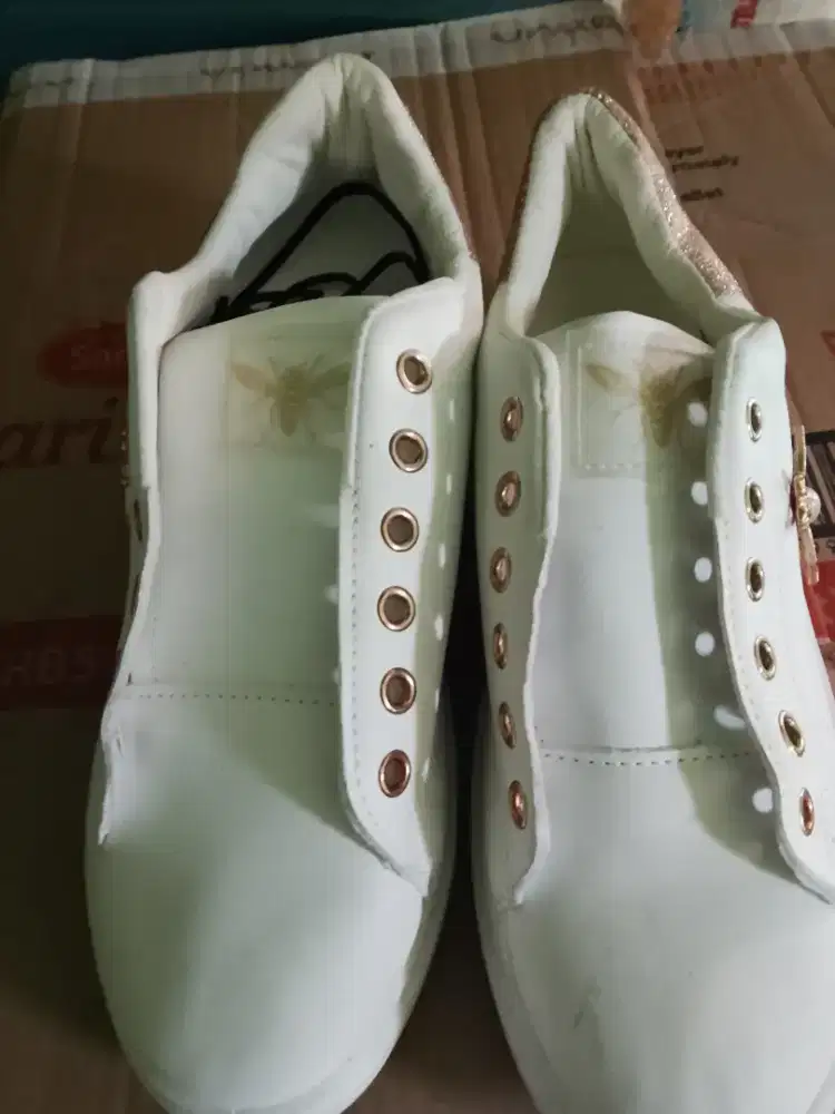 Sepatu wanita cantik murah meriah