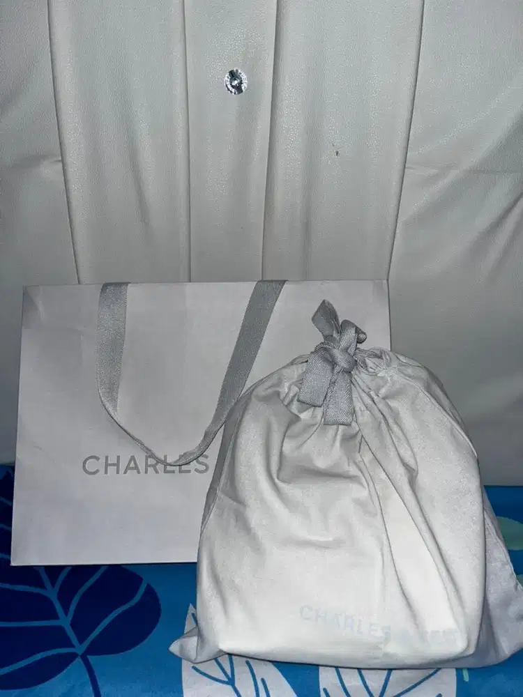 Tas charles and keith
