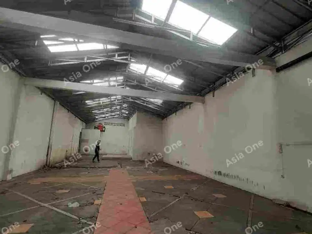 Gudang/Ruang Usaha Di Pondok Bambu Jaktim di Jalan Utama