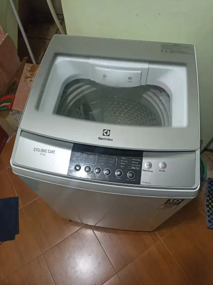 Mesin Cuci Top Loading Electrolux 10.5 KG Normal