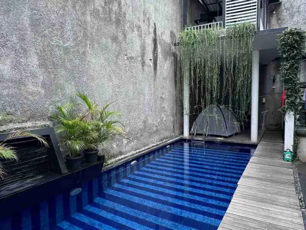 Rumah 2.5 Lantai SHM Luas 520m 7 Kamar Kolam Privat Kota Wisata Cibubur