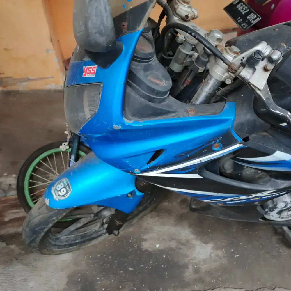 Motor CBR warna biru