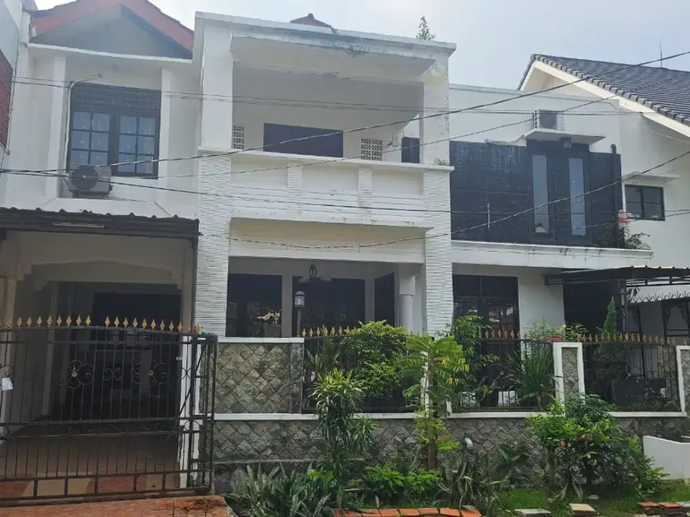 Dijual Rumah 2 Lantai Bagus siap Huni di Bintaro.