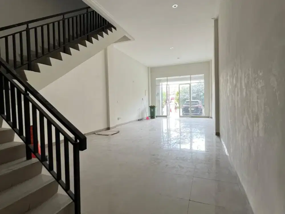 Disewakan ruko gandeng golf island pik jarang ada sudah jebol