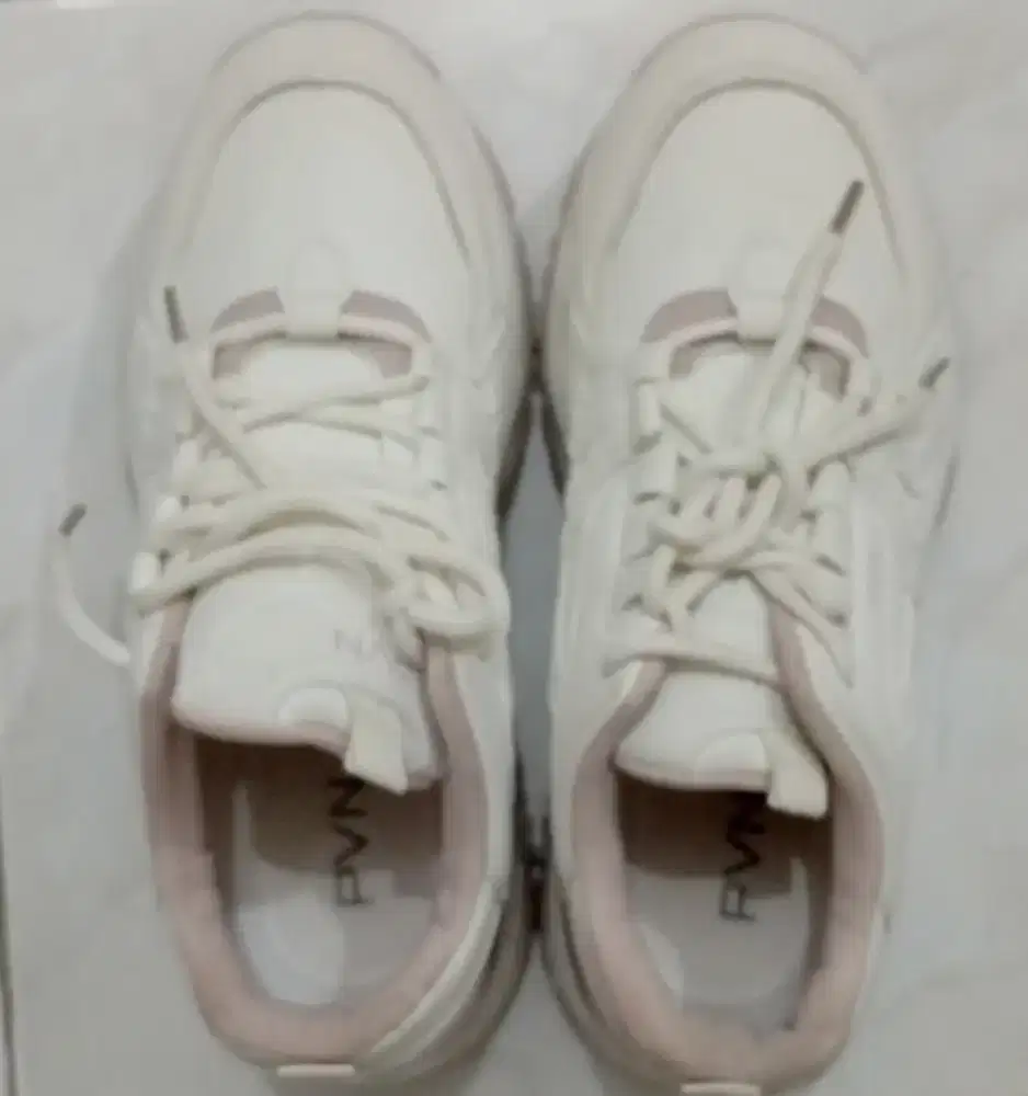Sneakers-PVN Dongjun