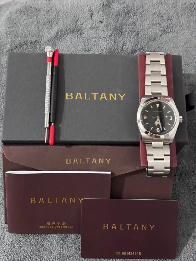 Jual jam Bekas Full Set (kotak dan kartu garansi)