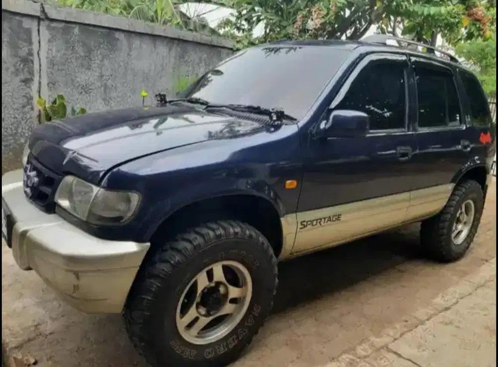 Kia Sportage 4x4 TANGGUH - BBM Full Tank