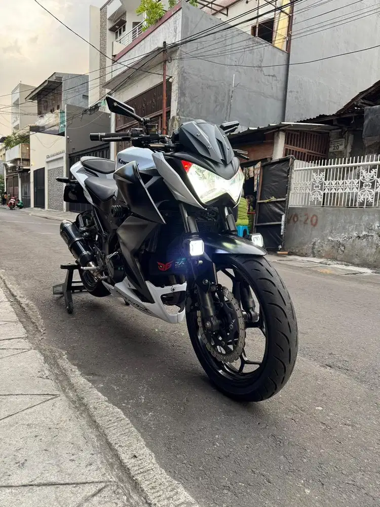 Kawasaki Ninja Z250 Z 250 Z-250 Z250FI 250FI FI 250 250cc Low KM 2014