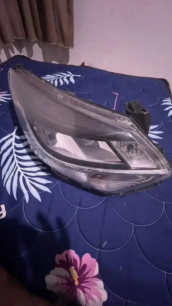 Headlamp sigra r