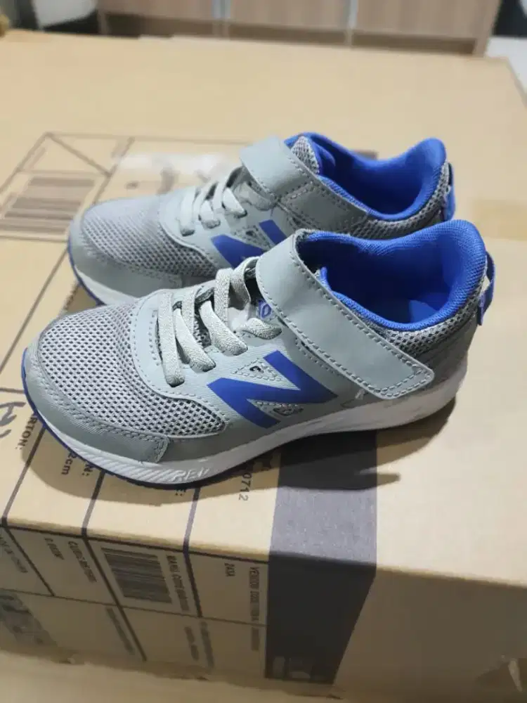 Preloved sepatu anak new balance