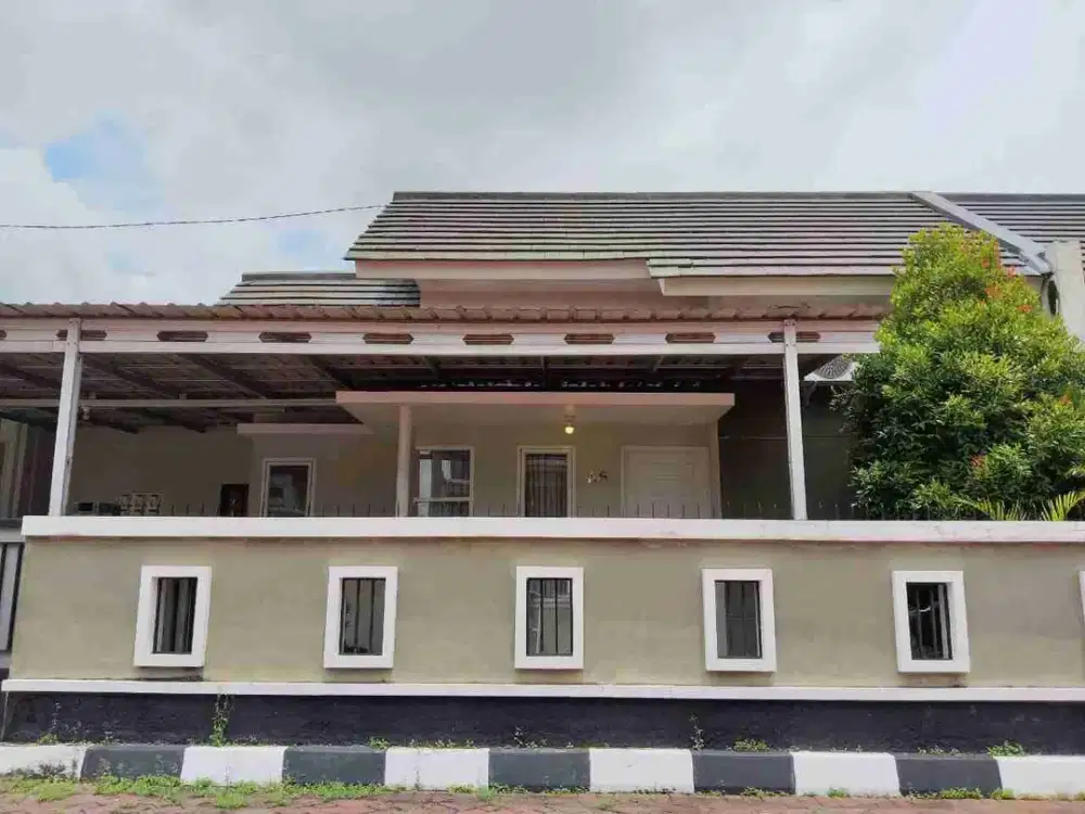 Rumah furnish dlm komplek Trihanggo Sleman