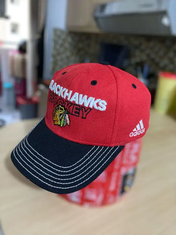 TOPI YOUTH ADIDAS X NHL CHICAGO BLACKHAWKS BEKAS