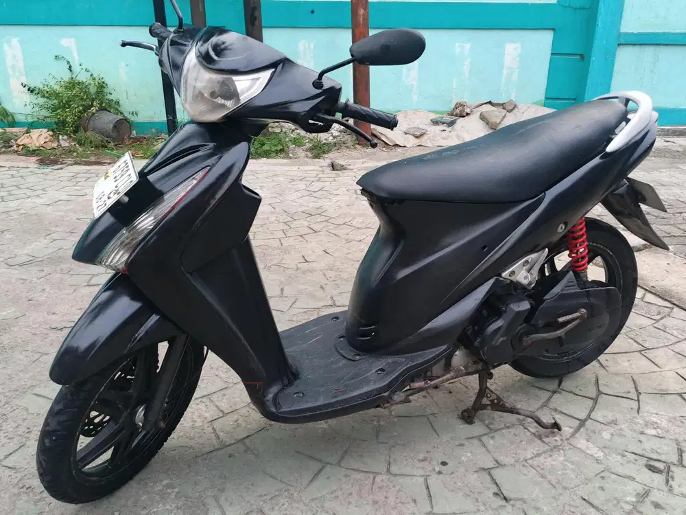 Suzuki spin 2010 stater tokcer eks wanita
