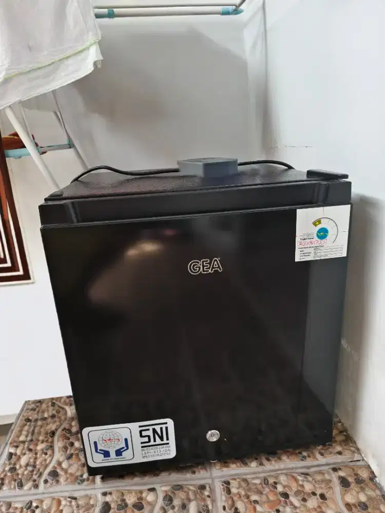 Kulkas Mini Gea Second