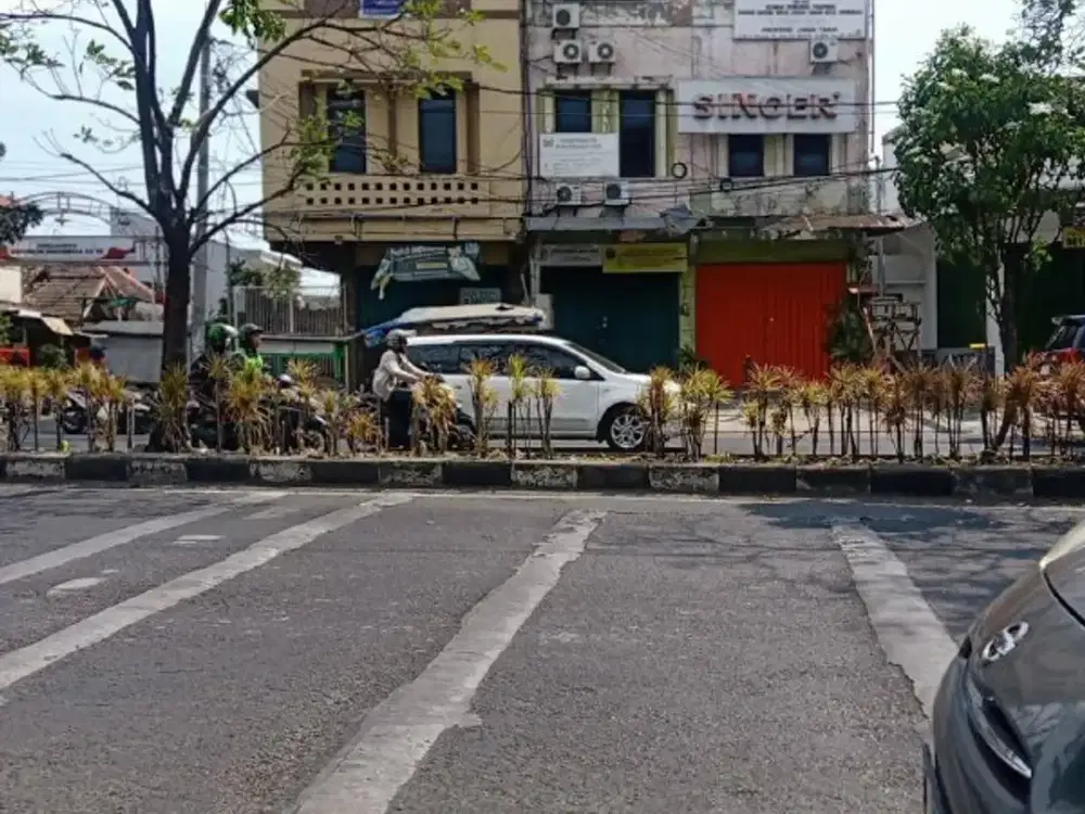 Dijual Cepat Ruko Bagus 3Lt Jl Bung Tomo Ngagel Sby