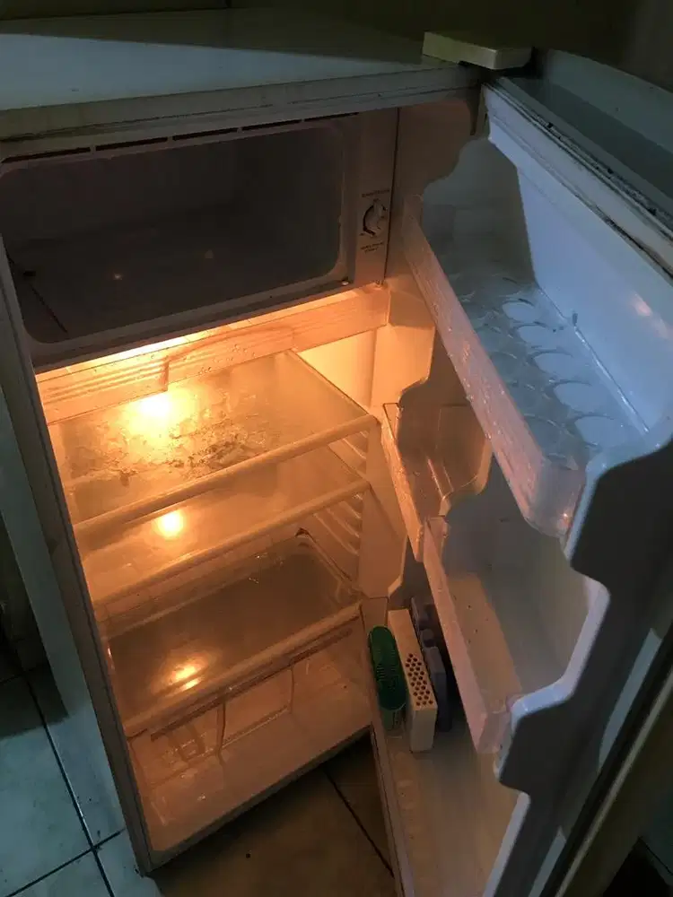 Kulkas SHARP sj190d putih