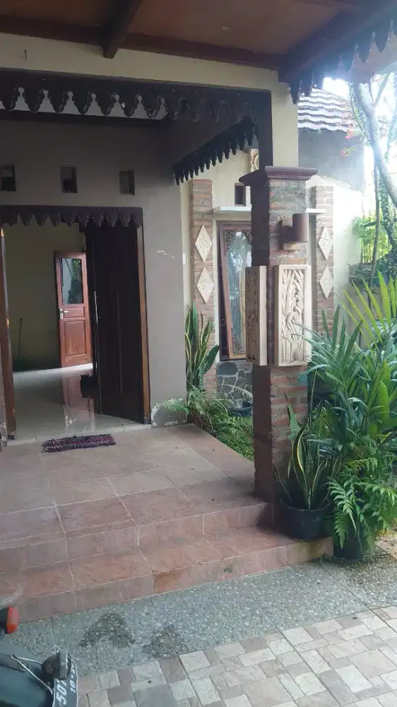 Rumah klasik tingkat murah strategis