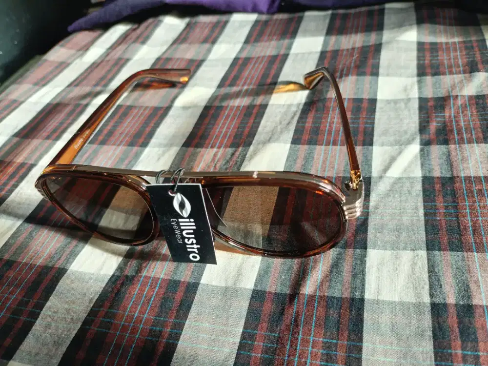Eyewear illustro