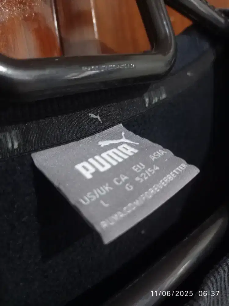 Dijual sweater orisinil merk Puma