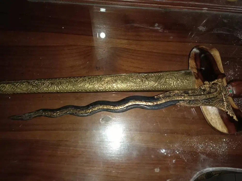 Keris no 7 Luk 7 Pamor Udan Mas Ukiran Warna Emas (NEGO)