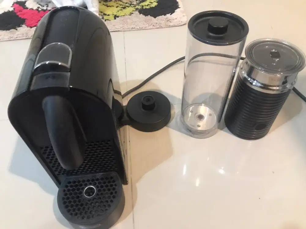 Mesin kopi Nespresso