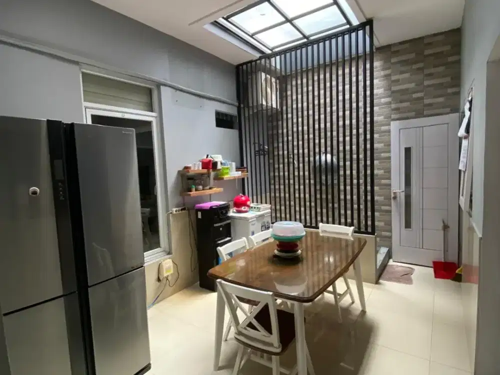 Rumah Terawat Lingkungan Tenang di Pondok Hijau