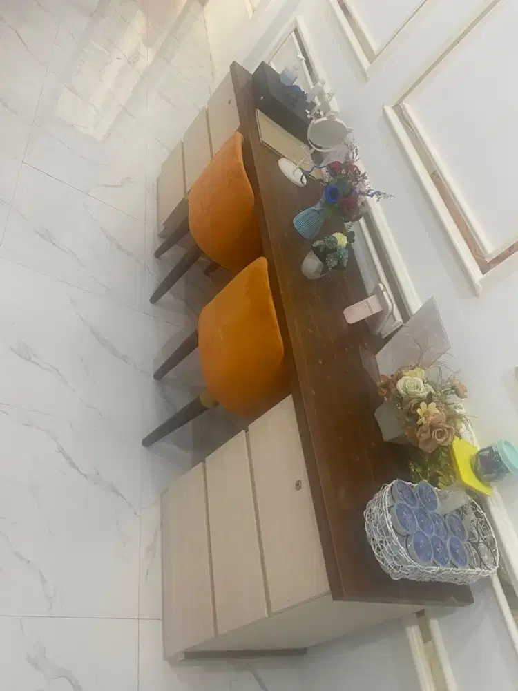 Meja belajar/ meja resepsionis