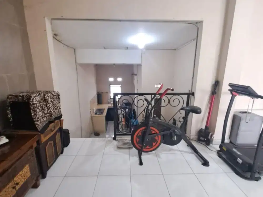 Dijual rumah 2 lantai di harapan indah bekasi. Harga 1 m nego