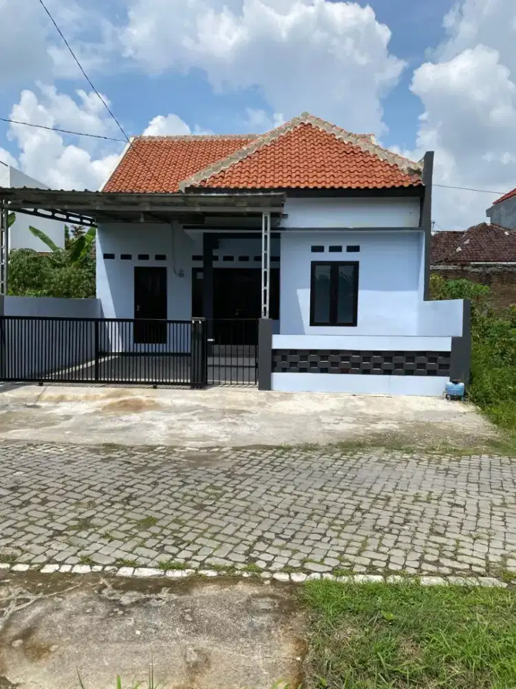 Rumah Bangunan Baru, Siap Huni Utara Kantor DPRD Karanganyar