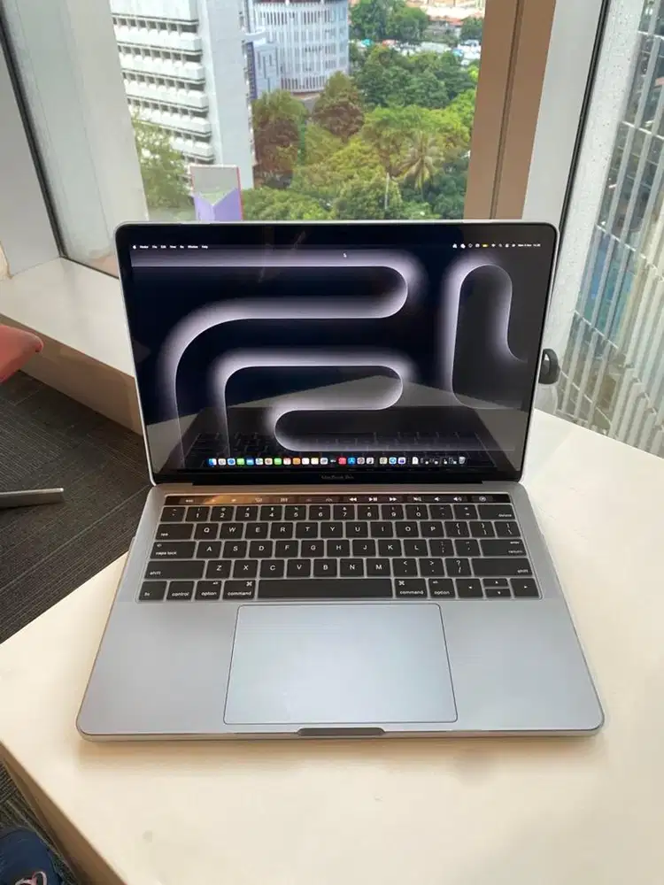 Macbook Pro Touch Bar 13” Space Grey 2019 RAM 16gb SSD 2TB