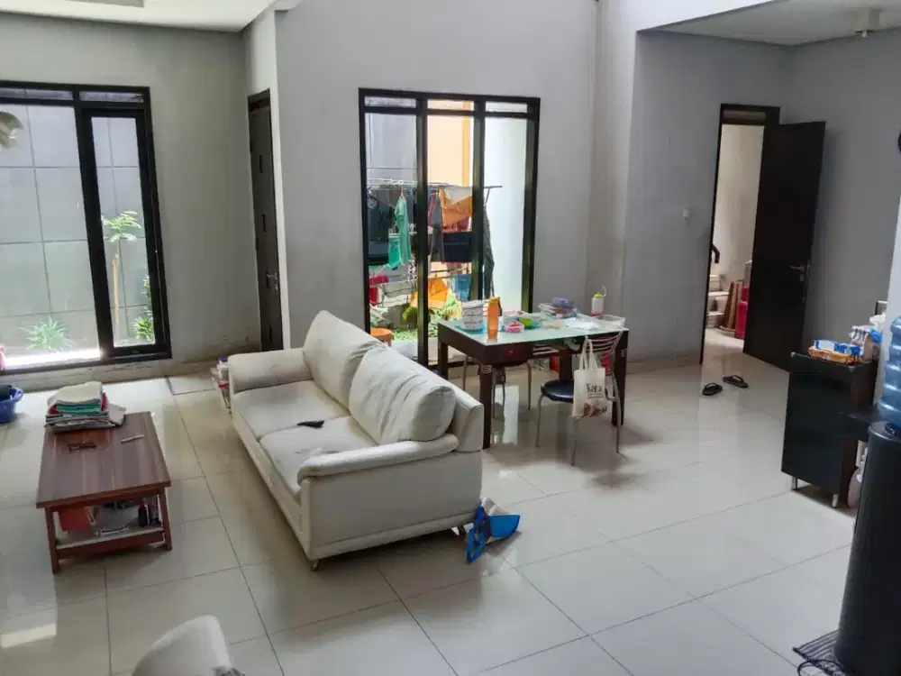 Dijual Rumah di Taman Kopo Indah Bandung Siap Huni