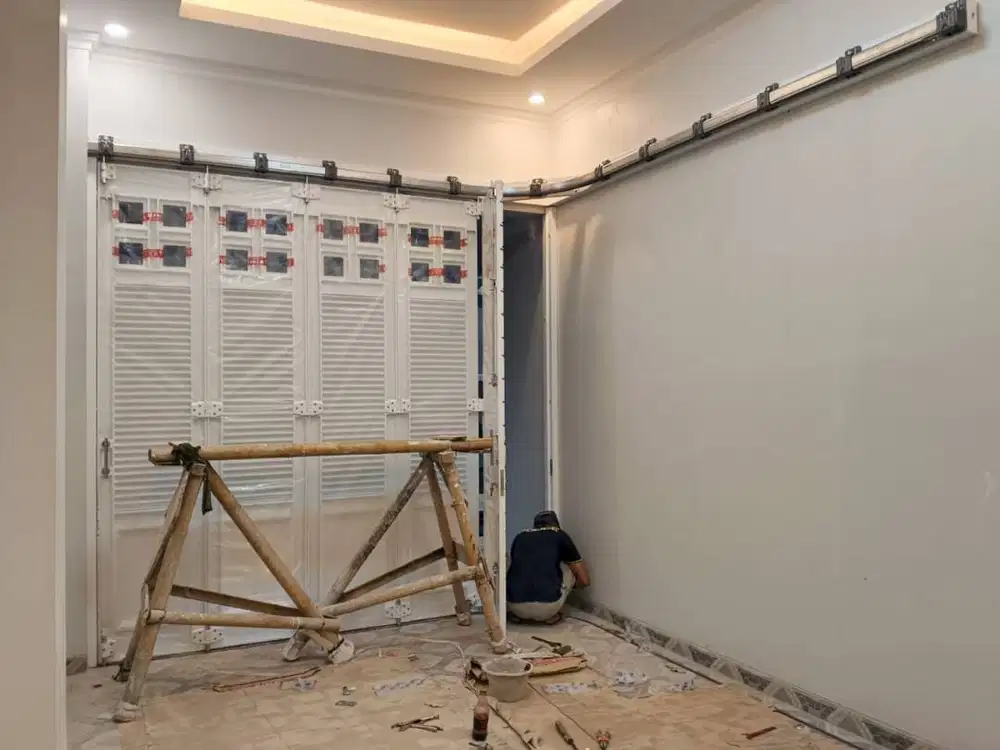 Pintu Garasi Modern sliding & lipat, layanan pasang baru dan service