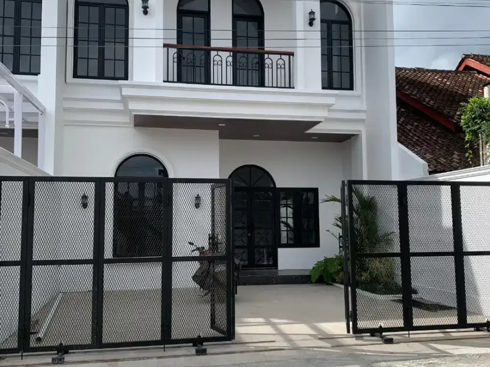 RUMAH CLASSIC MODERN 2 LANTAI DI MAGUWO DEPOK