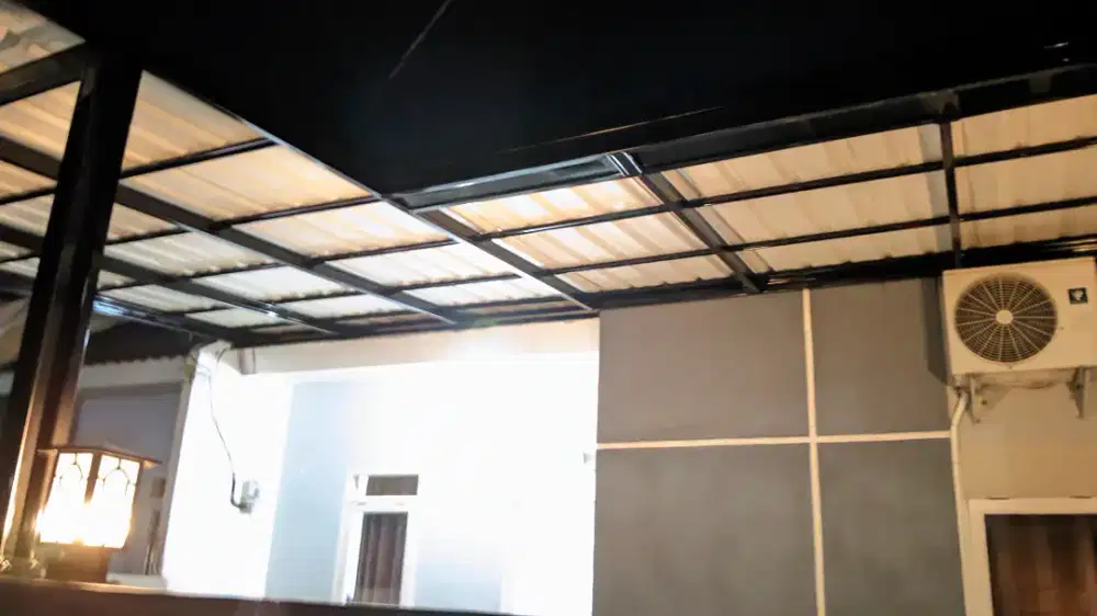 Kanopi baja ringan