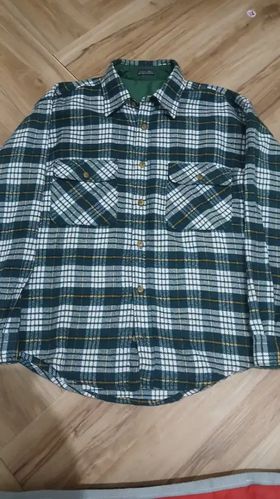 Kemeja flanel woll