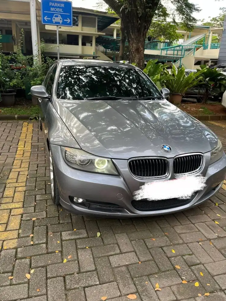 BMW 325i E90 Facelift 2010 (Pemakaian 2012) – Terawat, Siap Pakai!