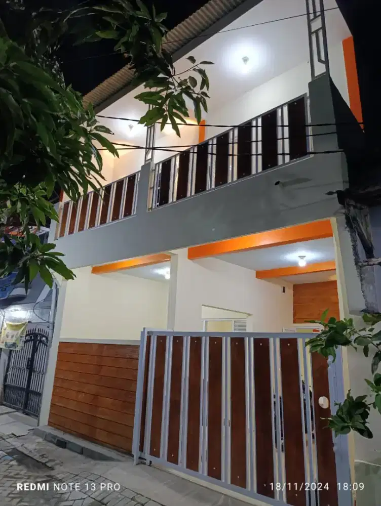 Rumah Minimalis di Bluru Permai tengah kota Sidoarjo 2 lantai