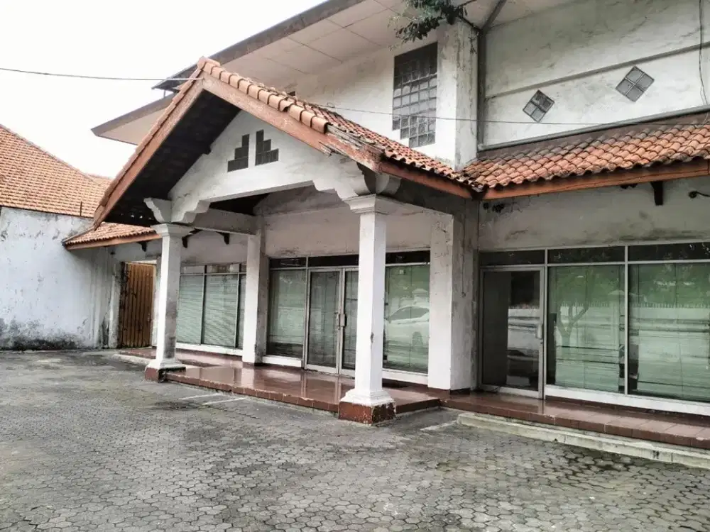 DISEWAKAN RUMAH USAHA DI AREA KOMERSIAL  JL. RAYA GUBENG SURABAYA PUSAT (Ex Kantor Distributor)