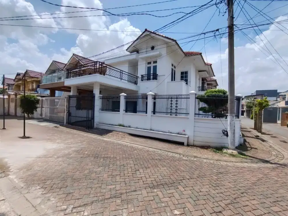 Rumah Dijual Duta Garden, Benda Tangerang, 2 Lantai, Luas Tanah 238