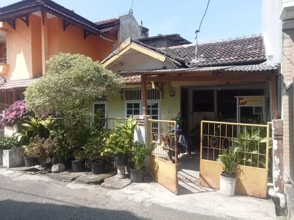 RUMAH DI MEDOKAN SEMAMPIR, SUKOLILO SURABAYA