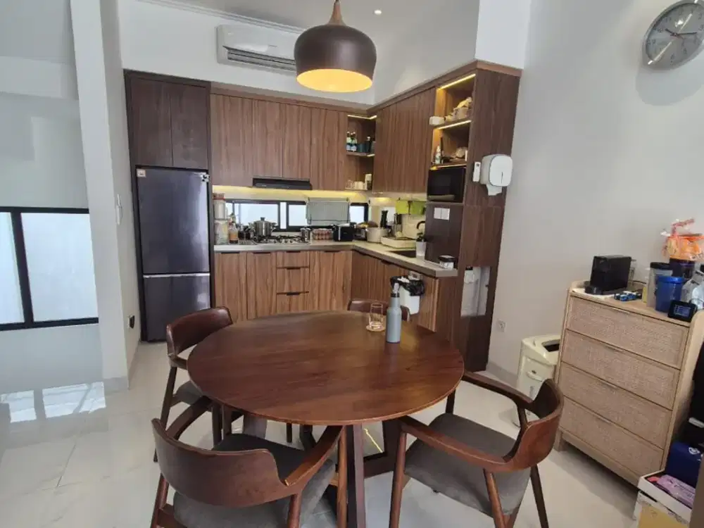 Sewa Rumah PIK Golf island 5x15 3lantai furnish interior cakep