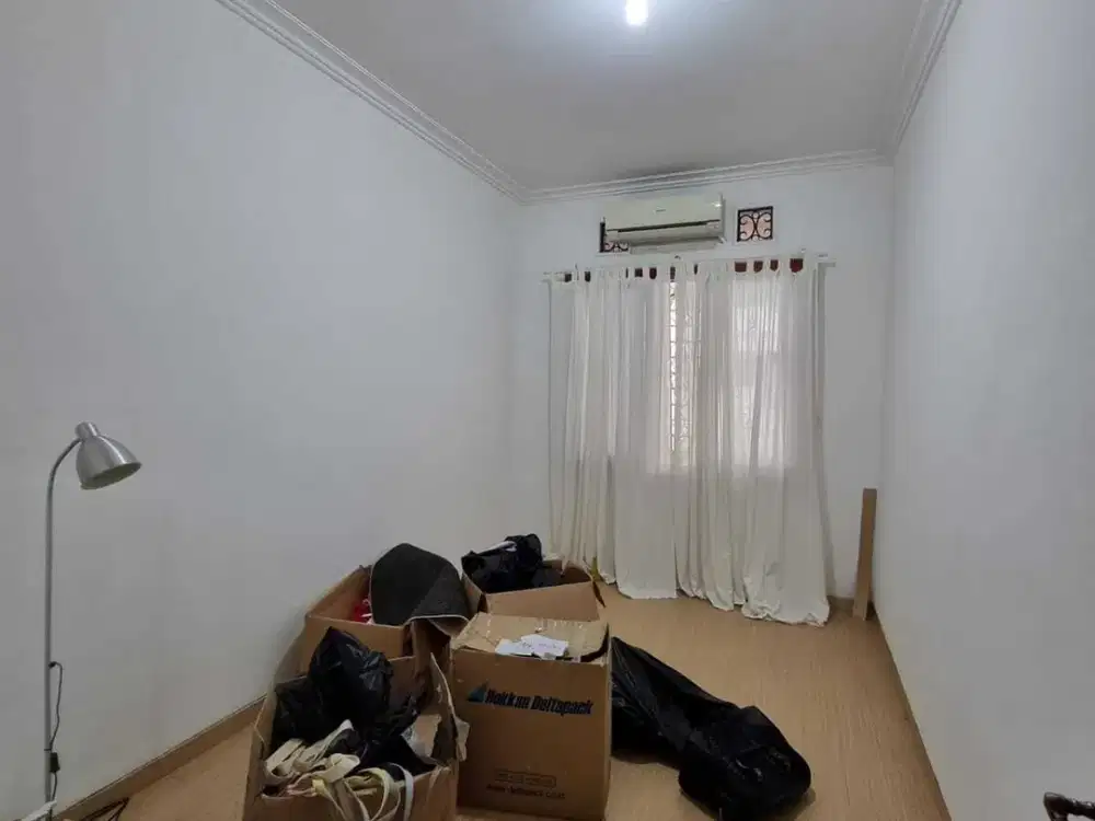 Manyar Tengah Kota 1 Lantai Siap Huni Lebar 10 Dekat Ngagel, Kertajaya