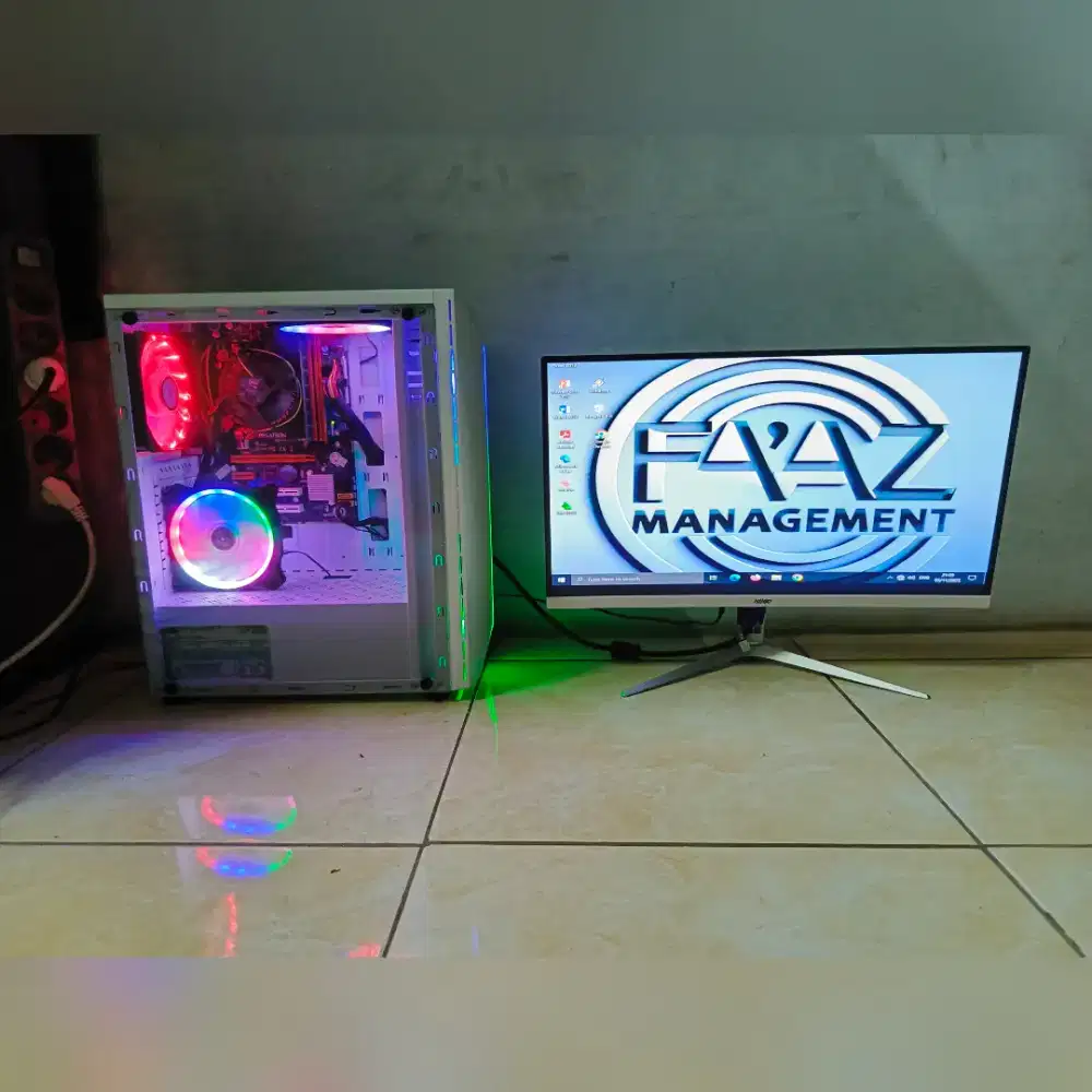 KOMPUTER 1 SET . MONITOR CEMBUNG 22 INC