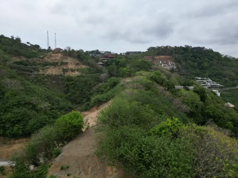 Tanah lokasi premium bukit view laut central Kuta Mandalika