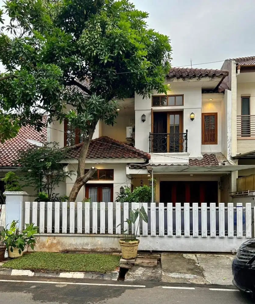 Dijual Rumah 2Lantai Di Pondok Indah Jakarta Selatan