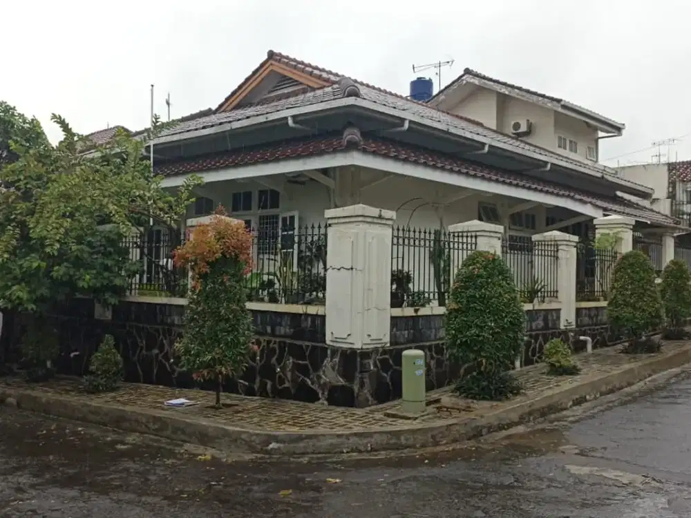 Rumah Hook Luas di Cinere - Nyaman untuk Dihuni, Menarik untuk Investasi, Akses 3 Tol!
