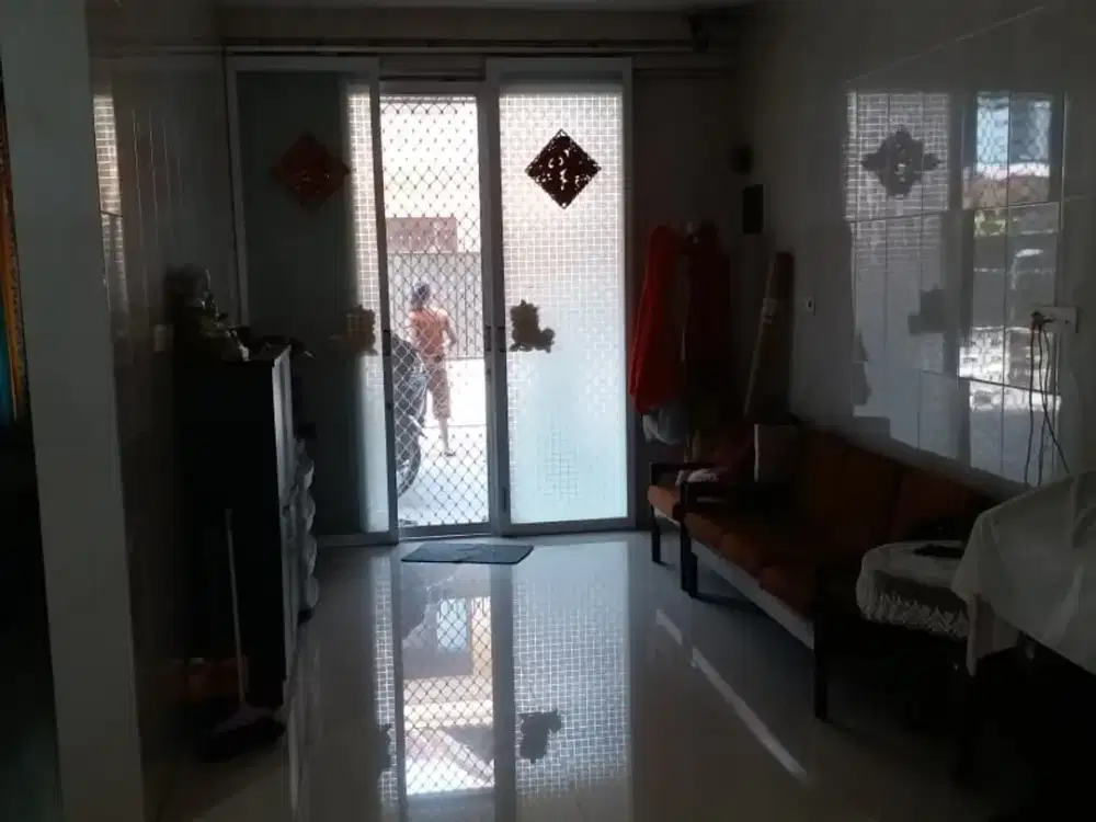 dijual rumah minimalis taman palem lestari