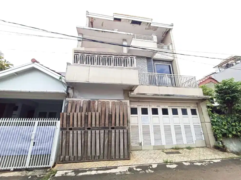 Rumah 3 Lantai, Lokasi Strategis dekat Kampus UIN di Ciputat