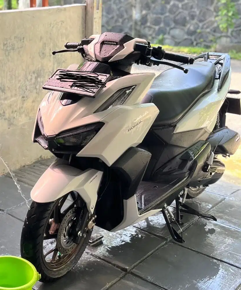 JUAL VARIO 160 PUTIH ABS 2023 KM UNDER 5000